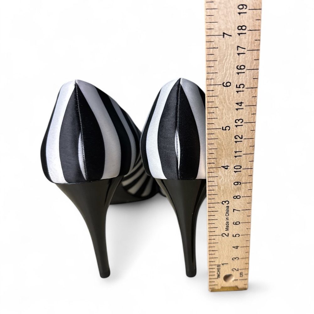 a.n.a Black White Striped Pumps Pointed Toe Heels Size 8.5 - Picture 9 of 9
